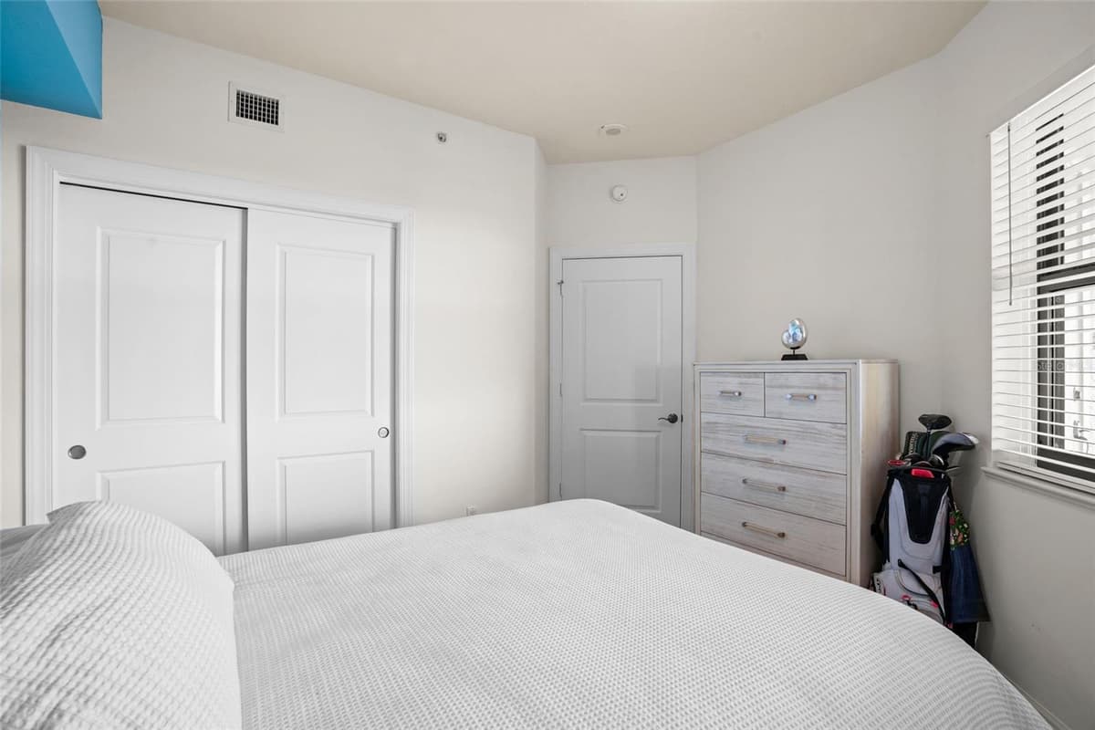 14380 RIVA DEL LAGO DRIVE — photo 24 of 45