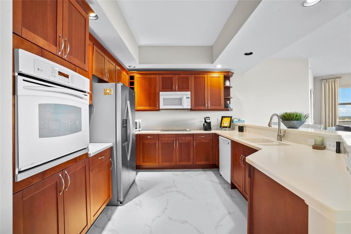 14380 RIVA DEL LAGO DRIVE — photo 15 of 45