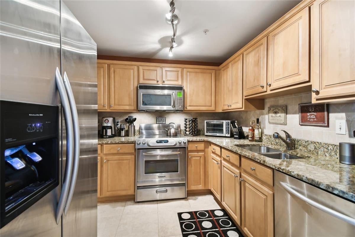 345 BAYSHORE BOULEVARD — photo 11 of 57
