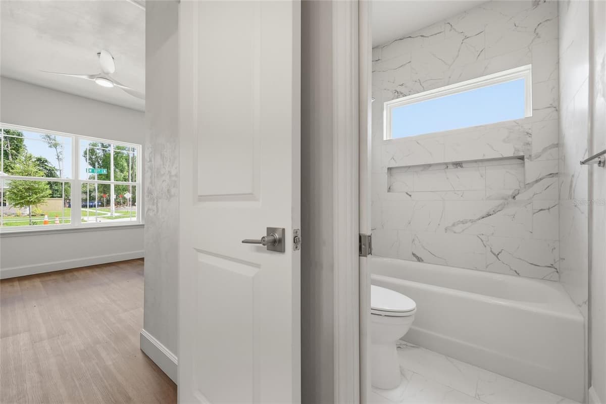 6703 10TH LANE — photo 4 of 28