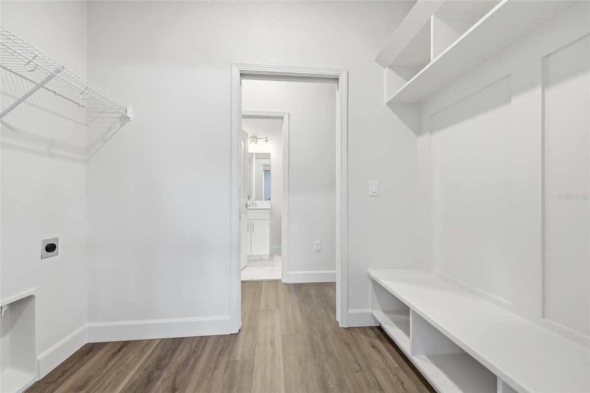 6703 10TH LANE — photo 7 of 28