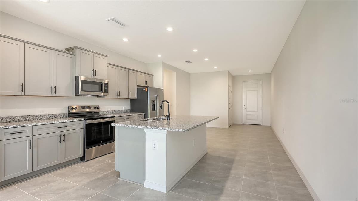 2360 WASHINGTON PALM COURT — photo 14 of 41