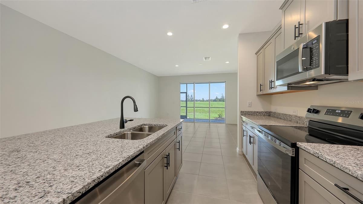 2360 WASHINGTON PALM COURT — photo 12 of 41