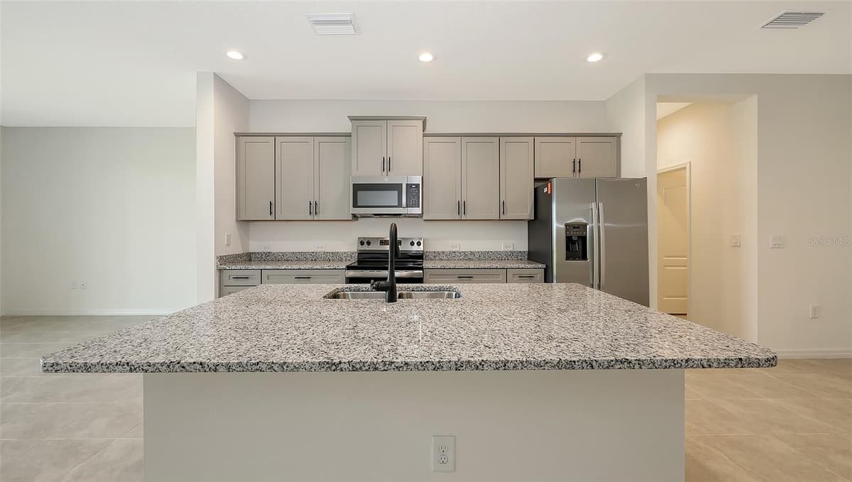 2360 WASHINGTON PALM COURT — photo 11 of 41