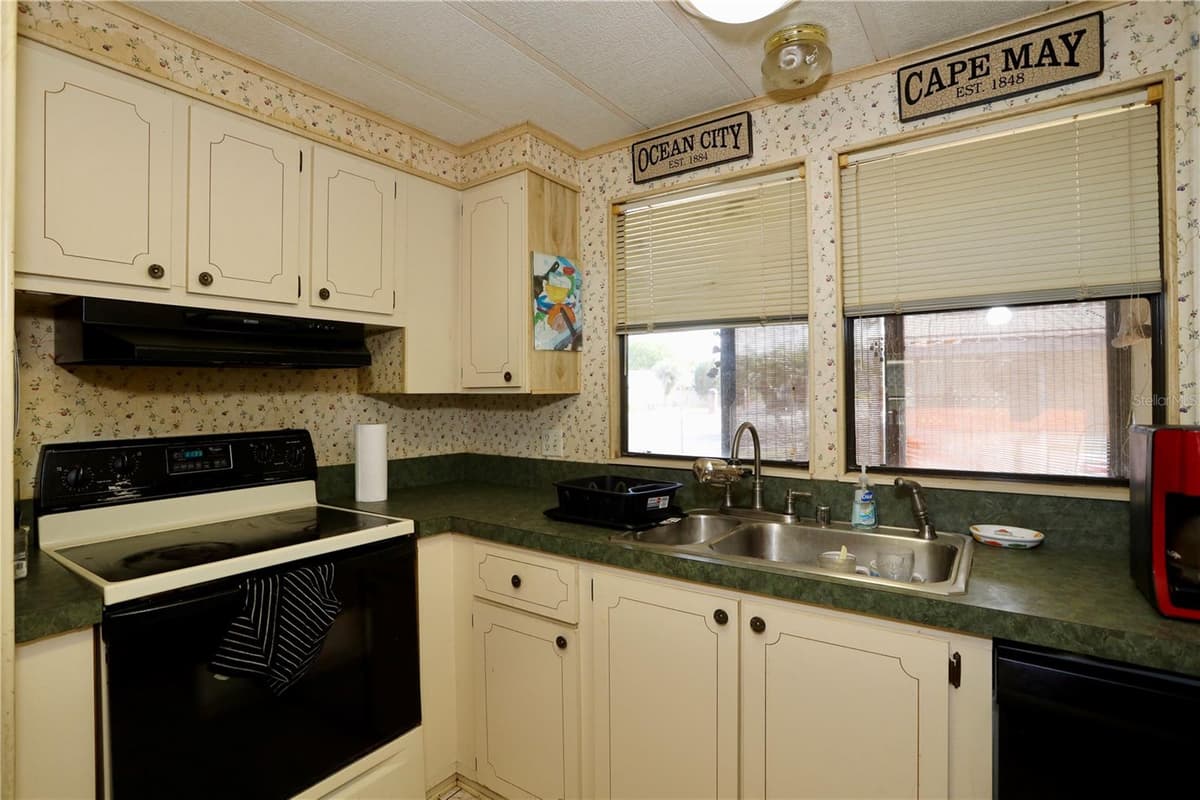 4405 TEKA LANE — photo 33 of 94