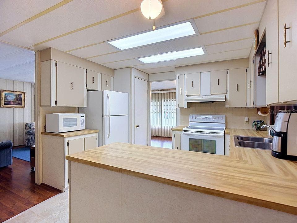 1007 FOREST LAKE DRIVE — photo 11 of 49