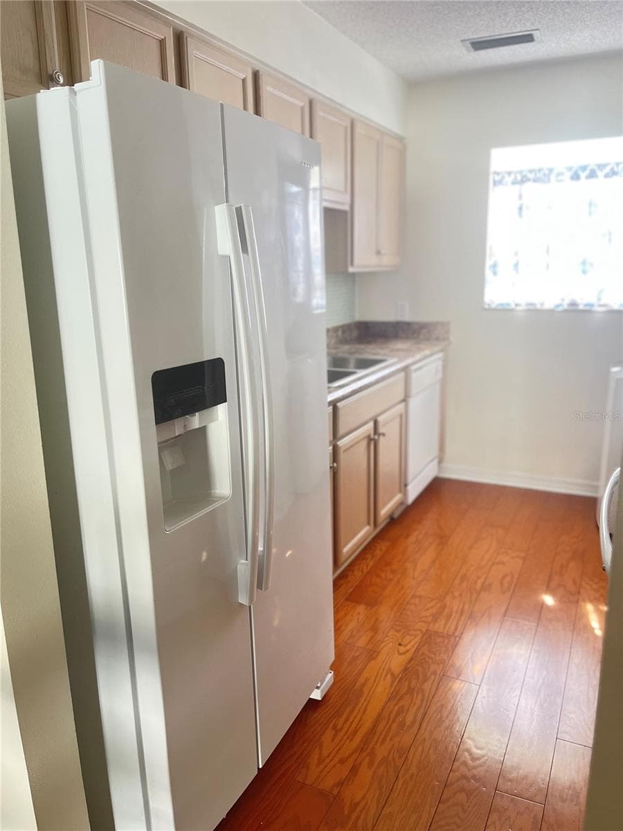 689 LAKE HOWARD DRIVE — photo 10 of 10