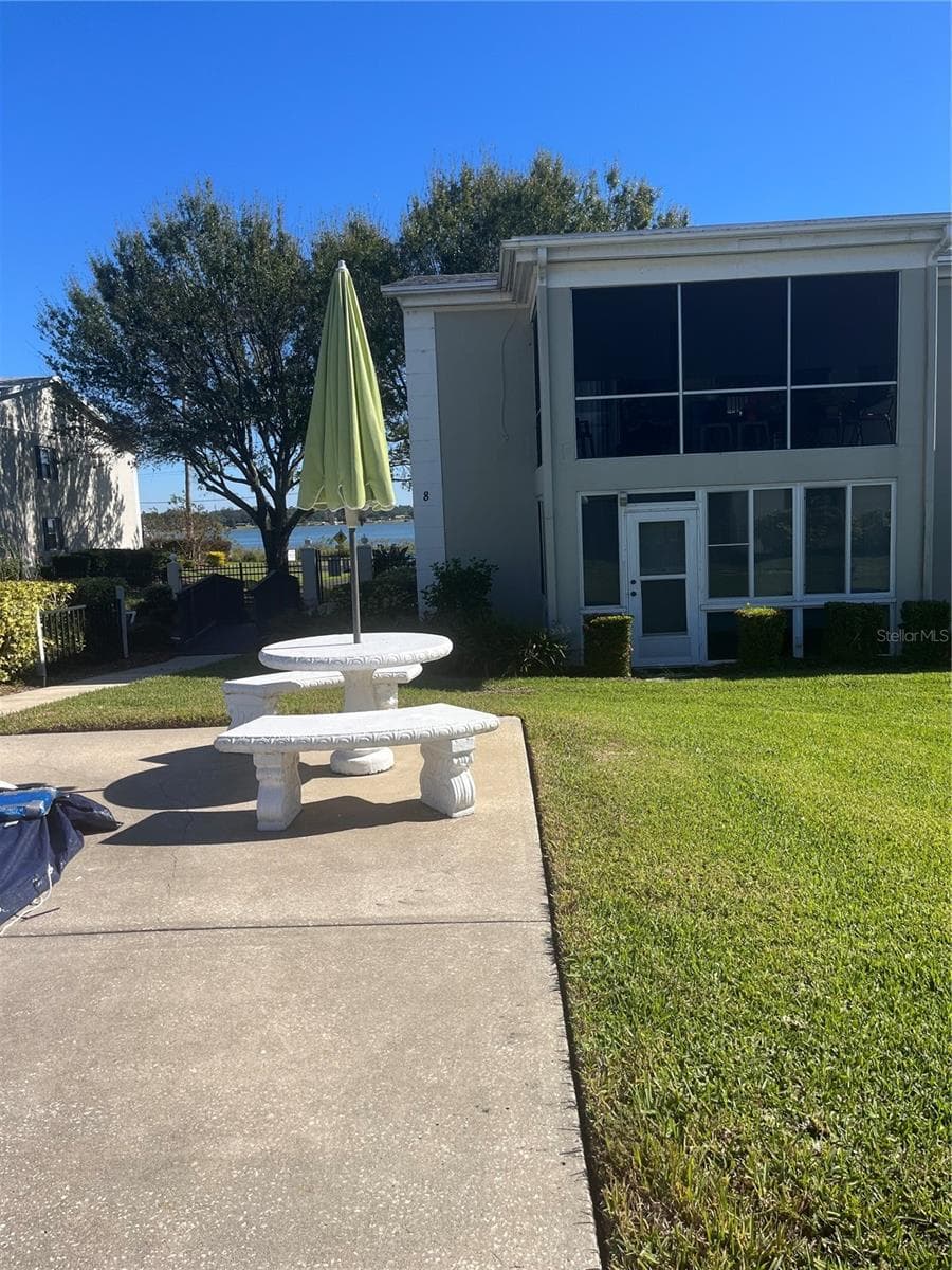689 LAKE HOWARD DRIVE — photo 8 of 10