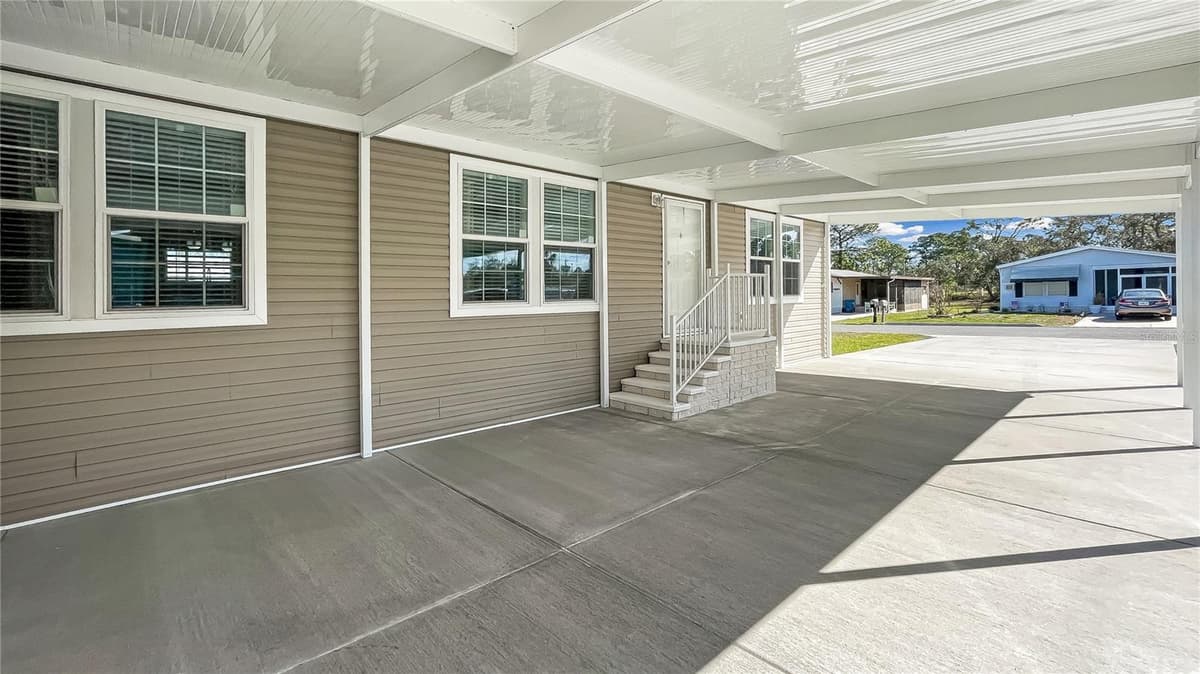 9896 SCEPTER AVENUE — photo 2 of 15