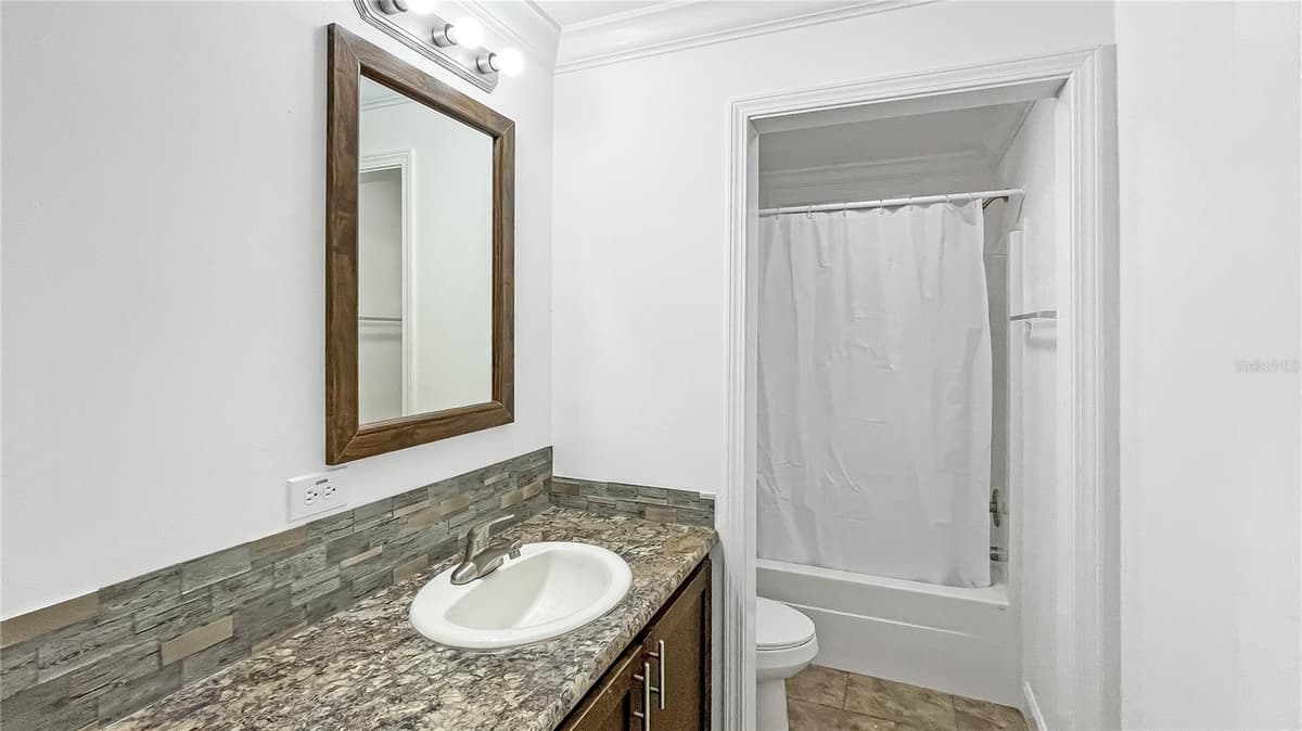 9896 SCEPTER AVENUE — photo 11 of 15