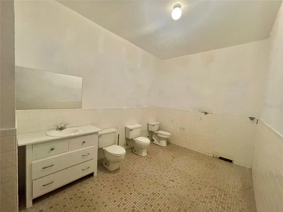 9475 35TH COURT — photo 12 of 43