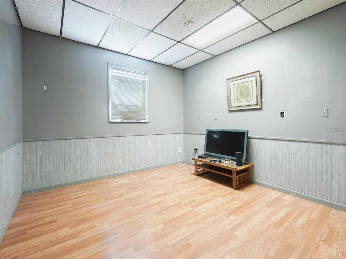 9475 35TH COURT — photo 9 of 43