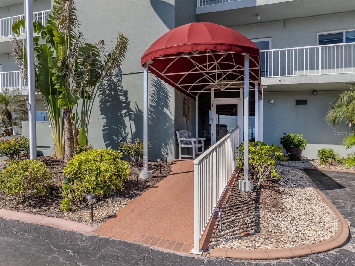 950 TARPON CENTER DRIVE — photo 38 of 55