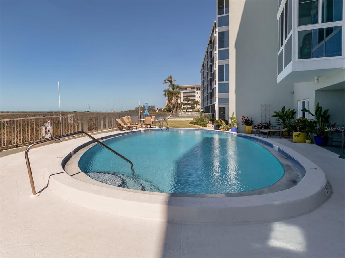 950 TARPON CENTER DRIVE — photo 33 of 55