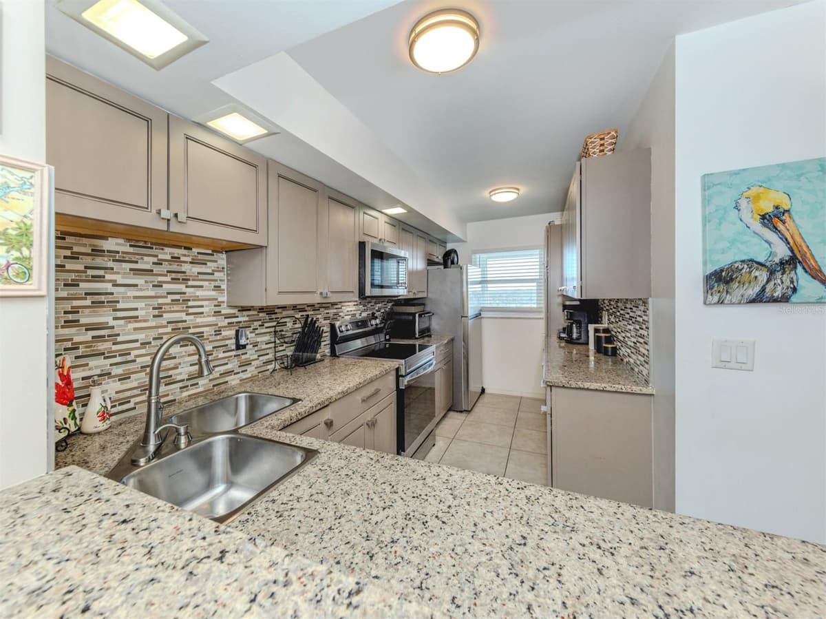 950 TARPON CENTER DRIVE — photo 15 of 55