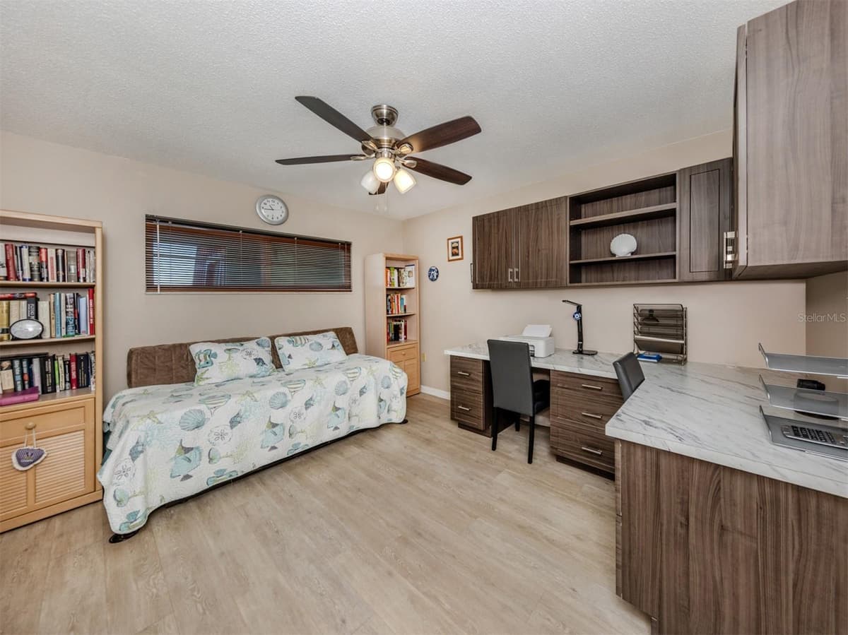 950 TARPON CENTER DRIVE — photo 20 of 55