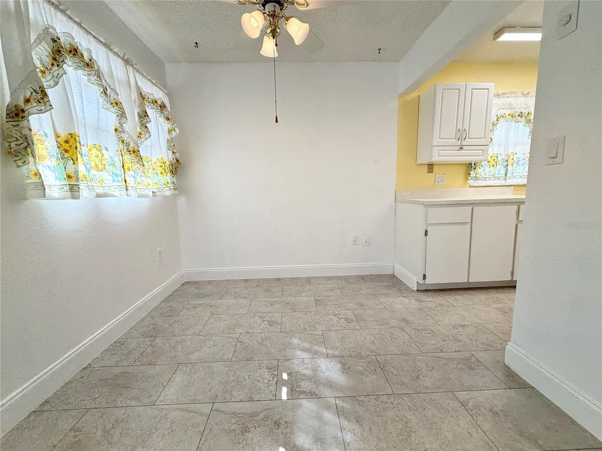 11817 BAYONET LANE — photo 4 of 32