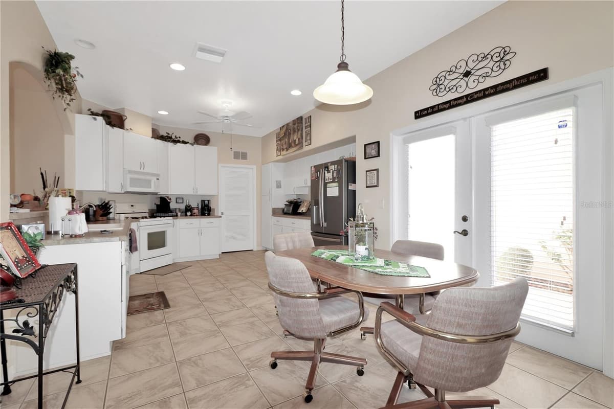 20751 QUEEN ALEXANDRA DRIVE — photo 7 of 46