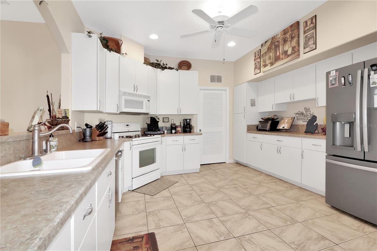 20751 QUEEN ALEXANDRA DRIVE — photo 8 of 46