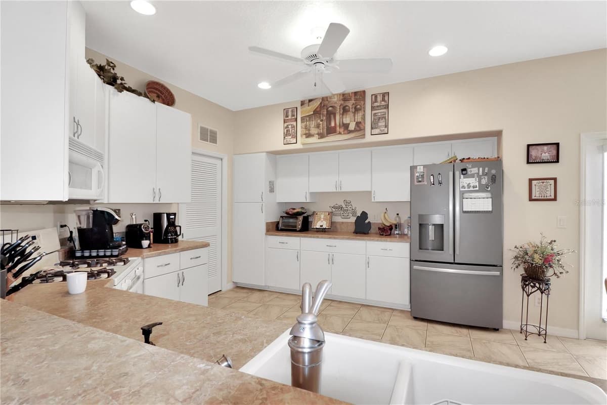 20751 QUEEN ALEXANDRA DRIVE — photo 9 of 46