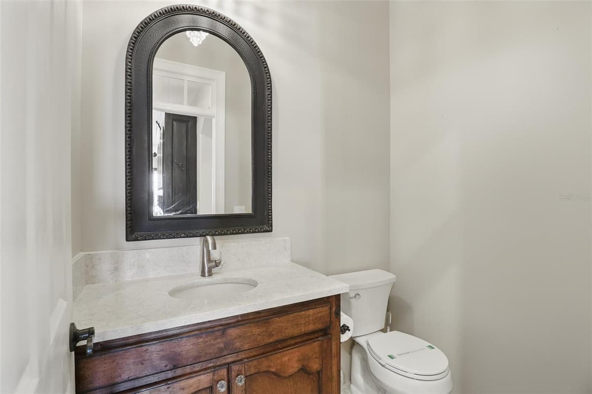 106 VICTORIA STREET — photo 15 of 51