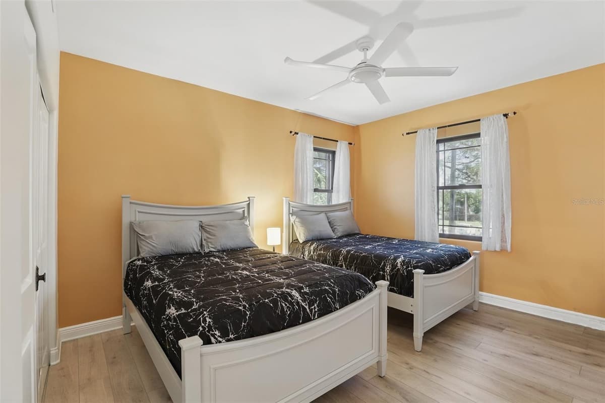 106 VICTORIA STREET — photo 27 of 51