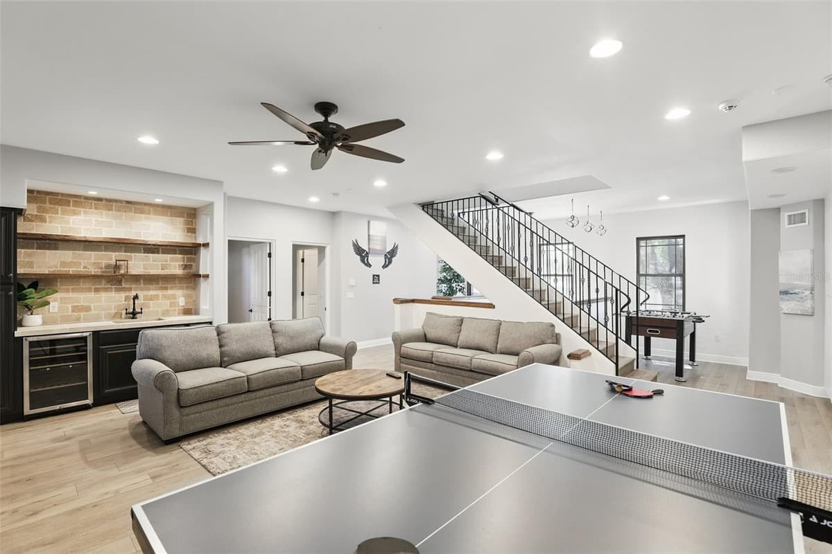 106 VICTORIA STREET — photo 17 of 51