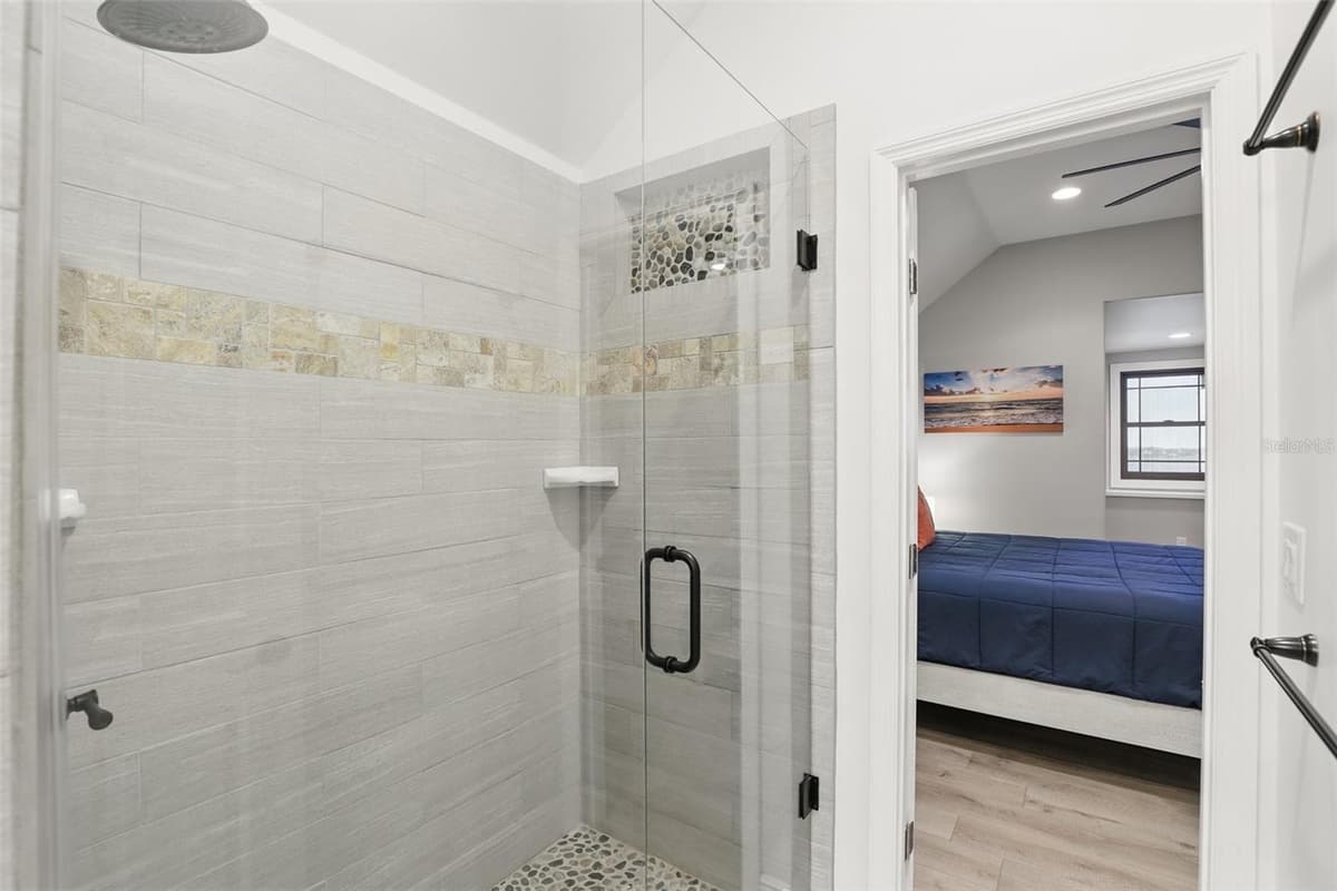 106 VICTORIA STREET — photo 36 of 51