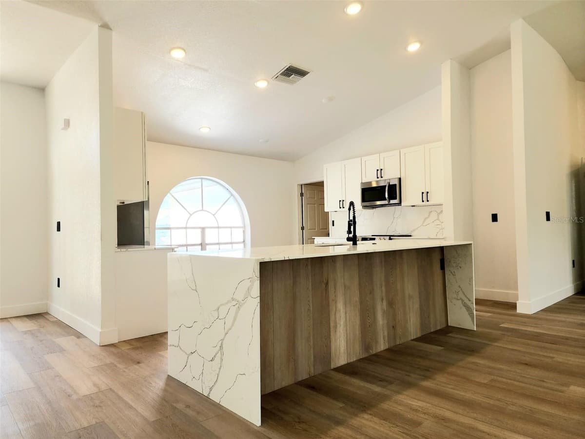 1032 CONCERT AVENUE — photo 7 of 38