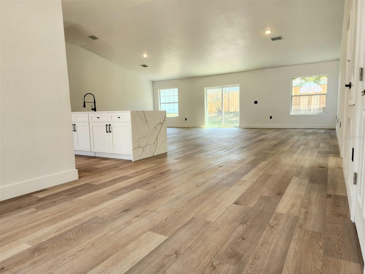 1032 CONCERT AVENUE — photo 4 of 38