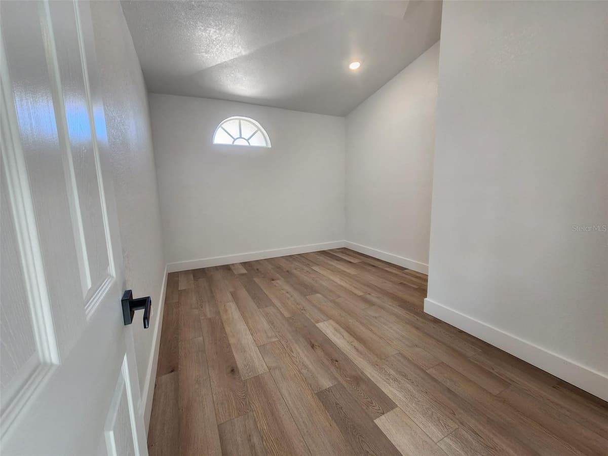 1032 CONCERT AVENUE — photo 32 of 38