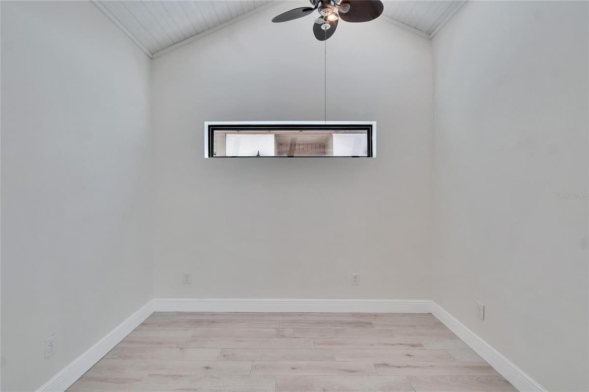 370 WOODLANDS DRIVE — photo 23 of 52