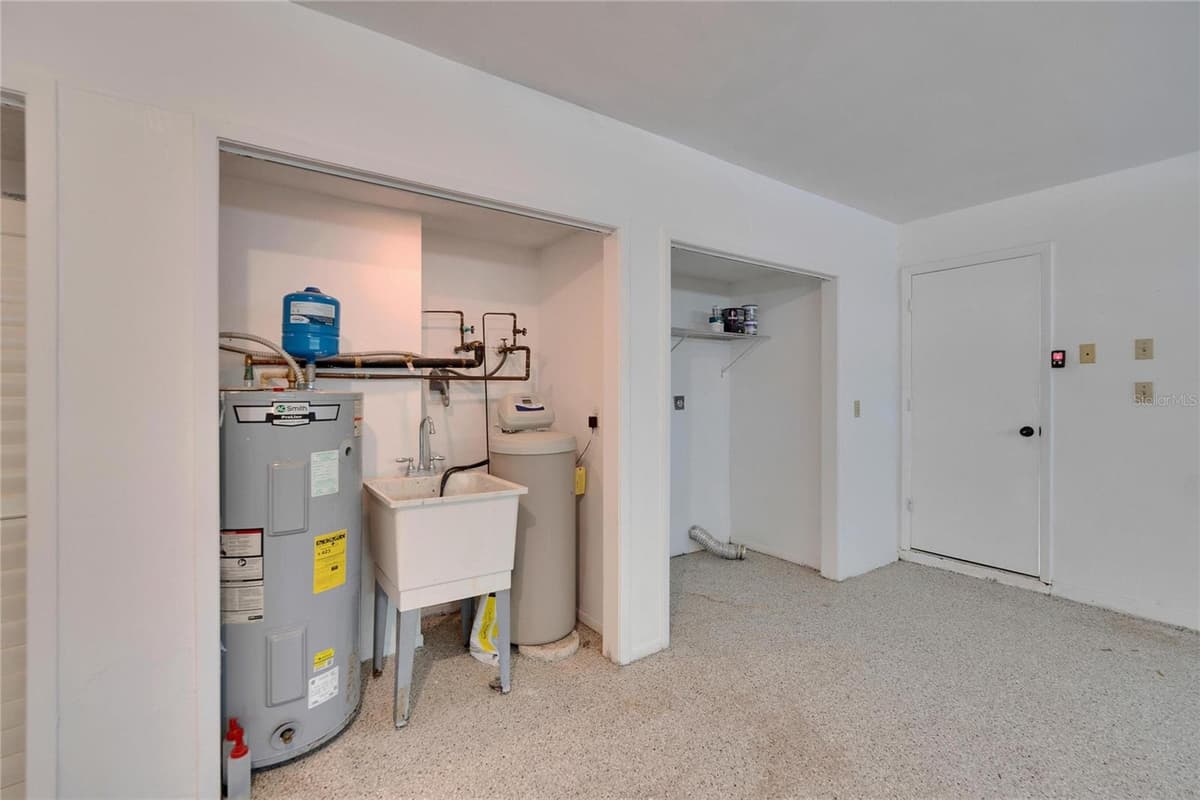 370 WOODLANDS DRIVE — photo 47 of 52