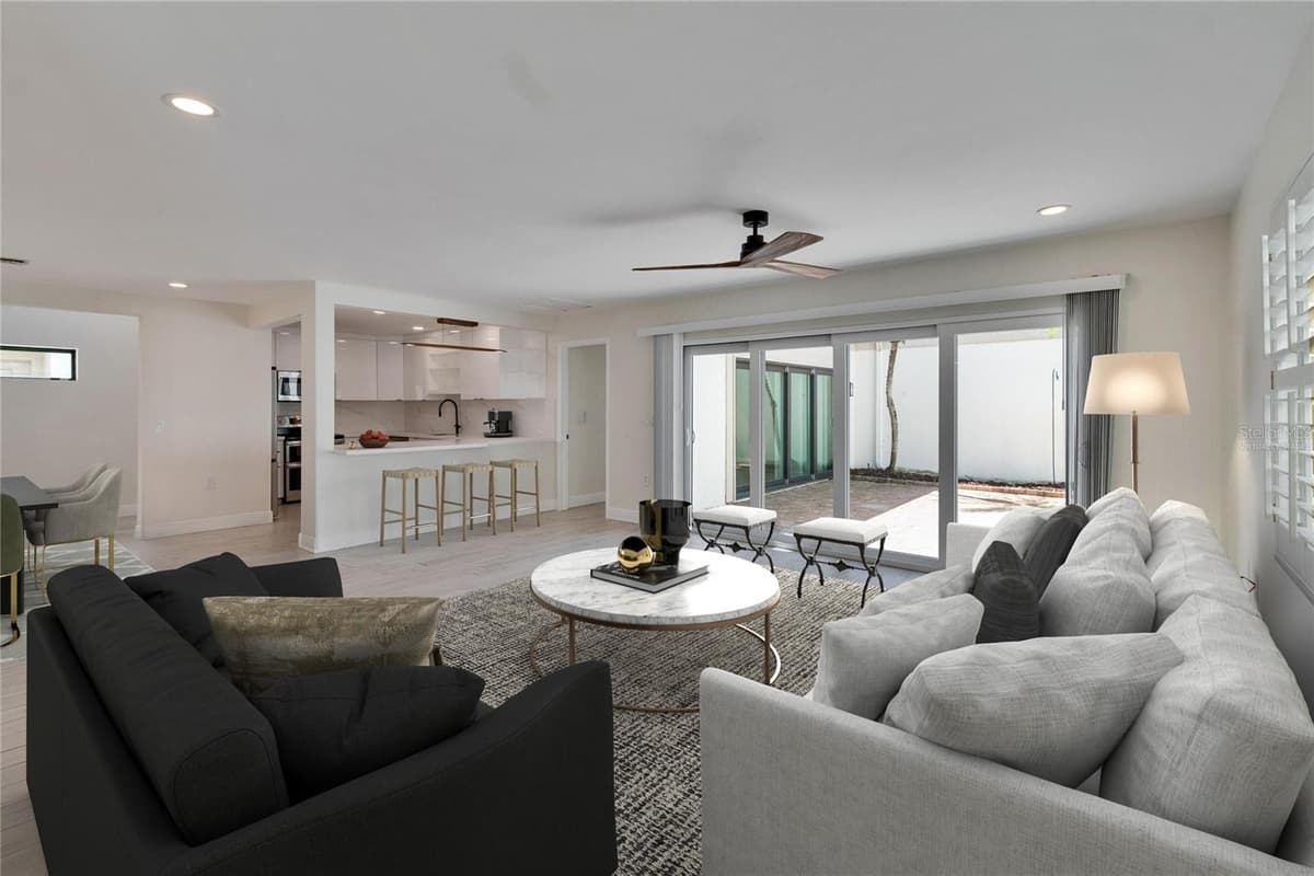370 WOODLANDS DRIVE — photo 3 of 52