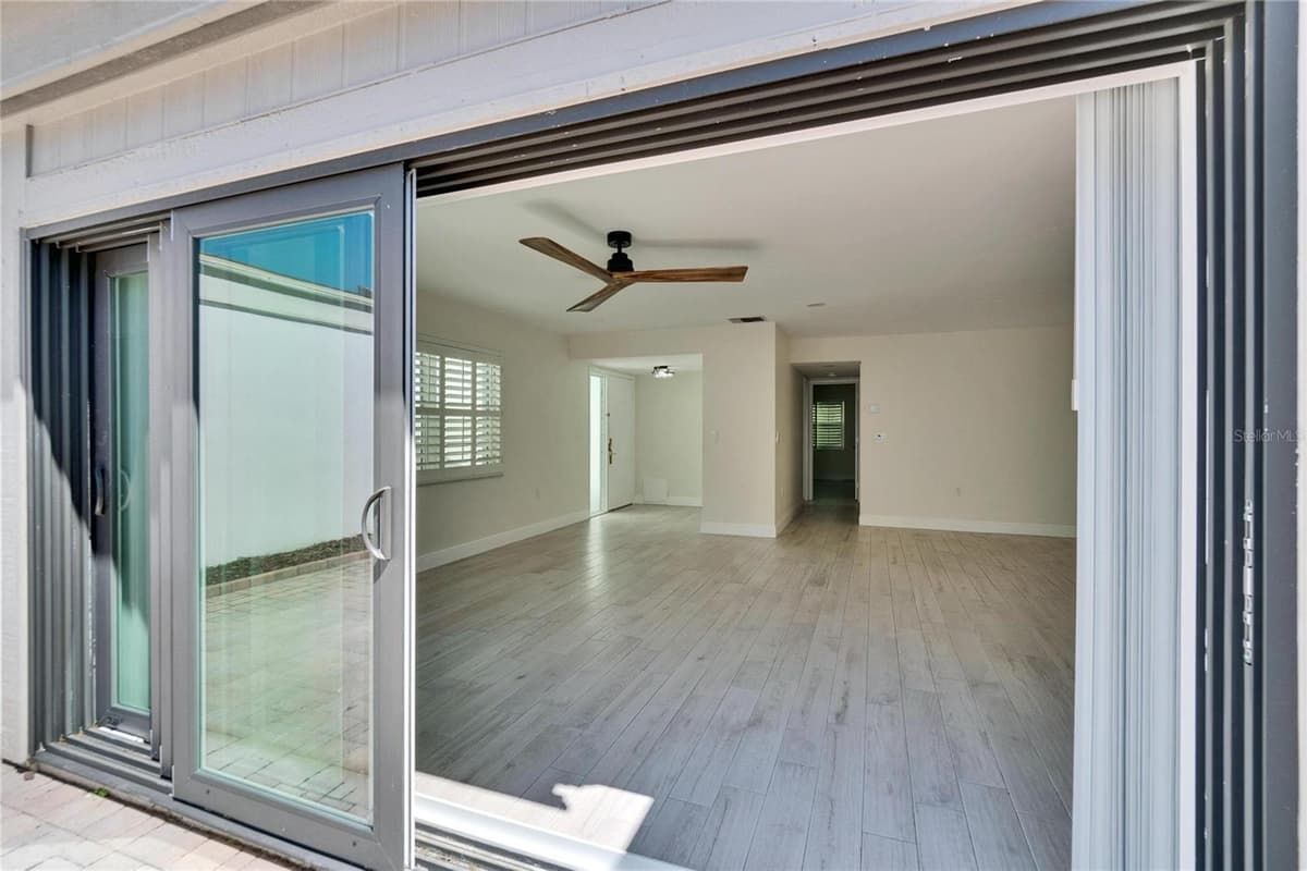 370 WOODLANDS DRIVE — photo 48 of 52