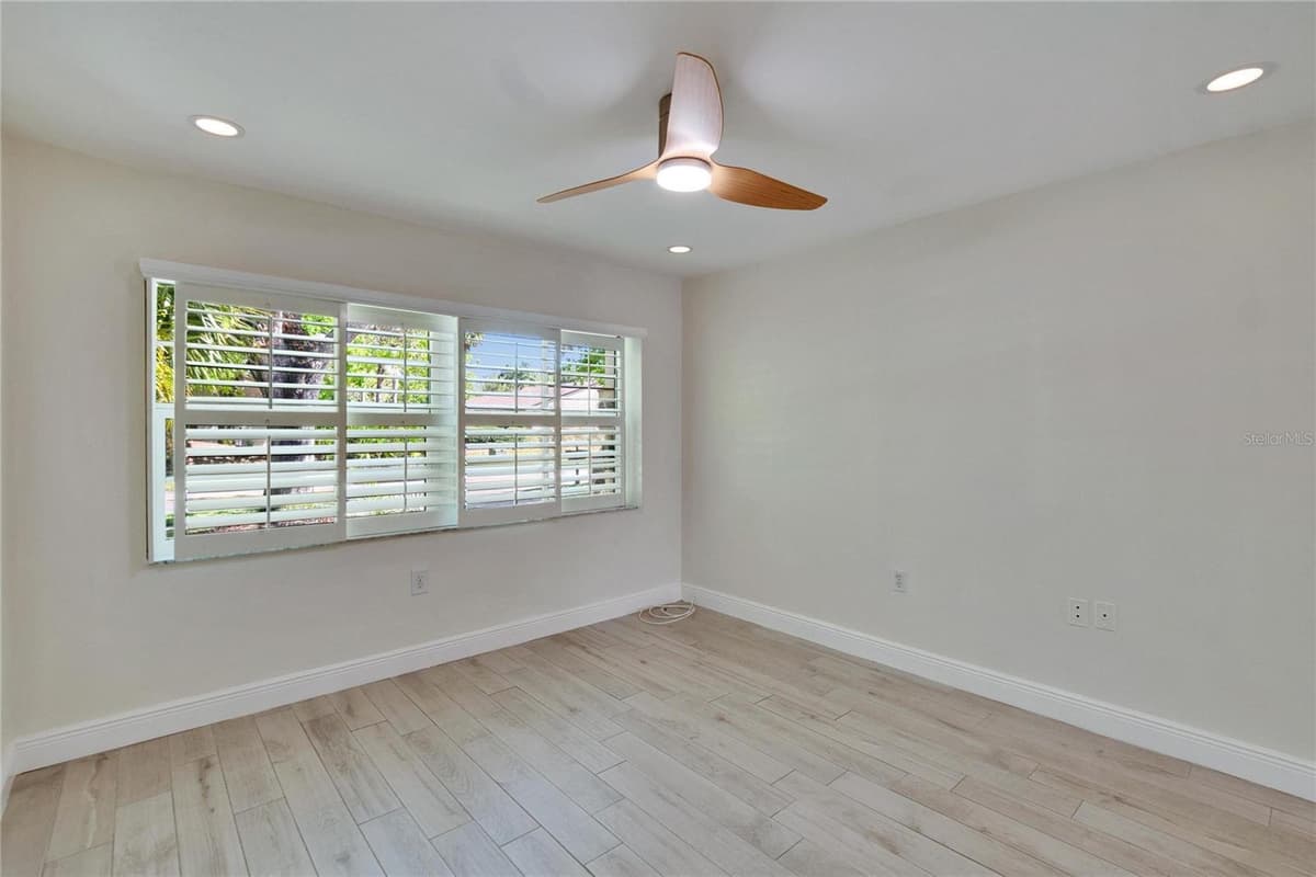 370 WOODLANDS DRIVE — photo 42 of 52