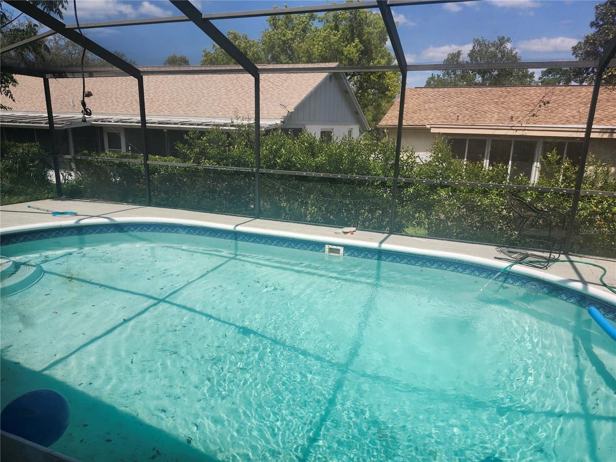 8501 HUNTING SADDLE DRIVE — photo 3 of 41