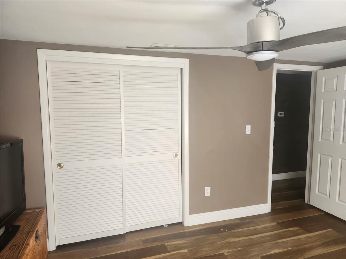 8501 HUNTING SADDLE DRIVE — photo 15 of 41