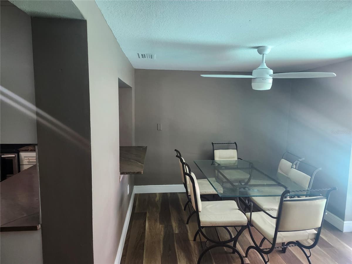 8501 HUNTING SADDLE DRIVE — photo 8 of 41