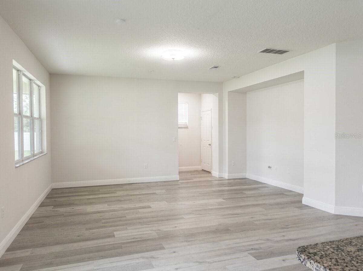 11926 VERRAZANO DRIVE — photo 10 of 42