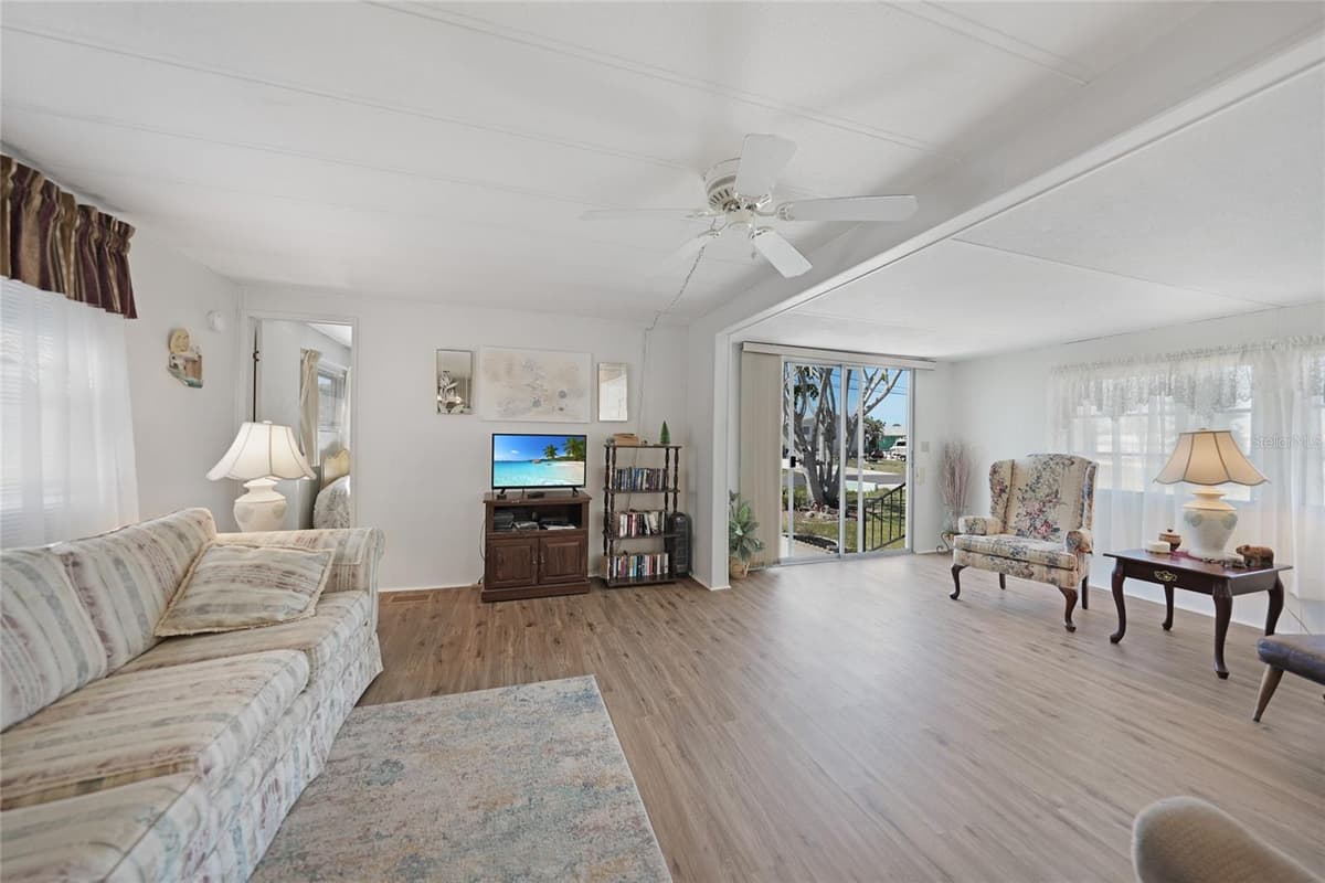 1407 SEAGULL DRIVE — photo 4 of 26