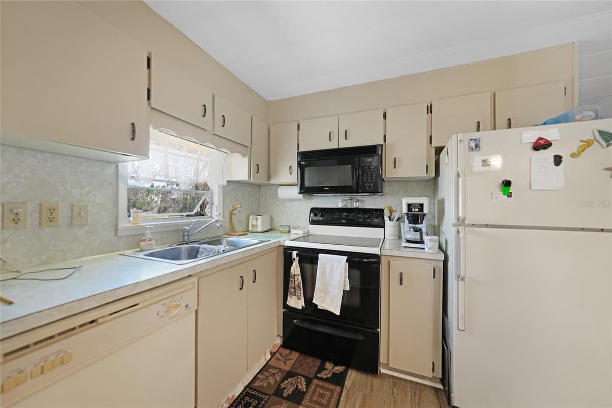 1407 SEAGULL DRIVE — photo 8 of 26