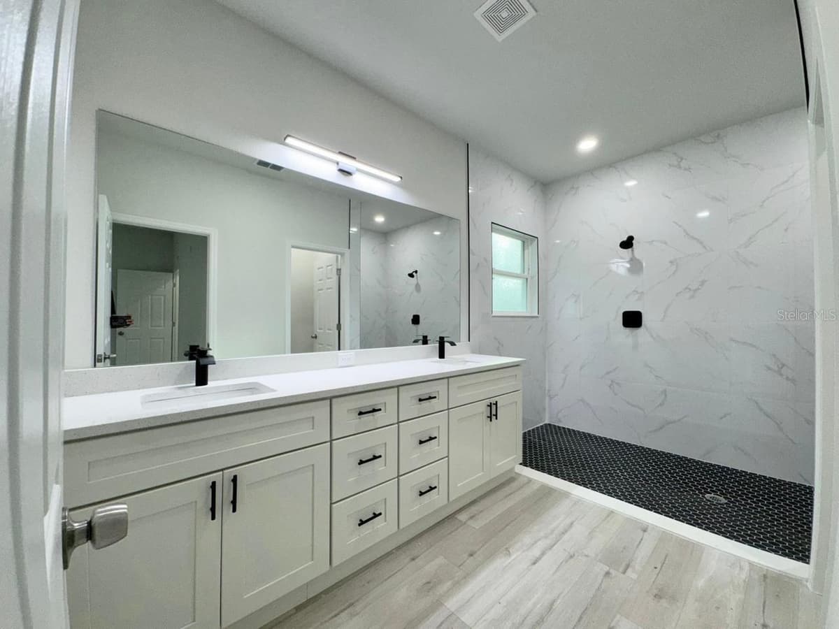 7058 MALTESE DRIVE — photo 27 of 30
