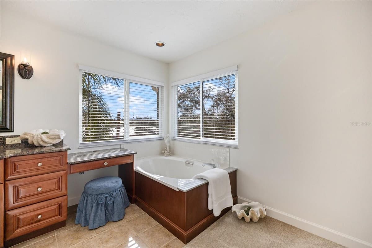 109 BAYSHORE ROAD — photo 31 of 90