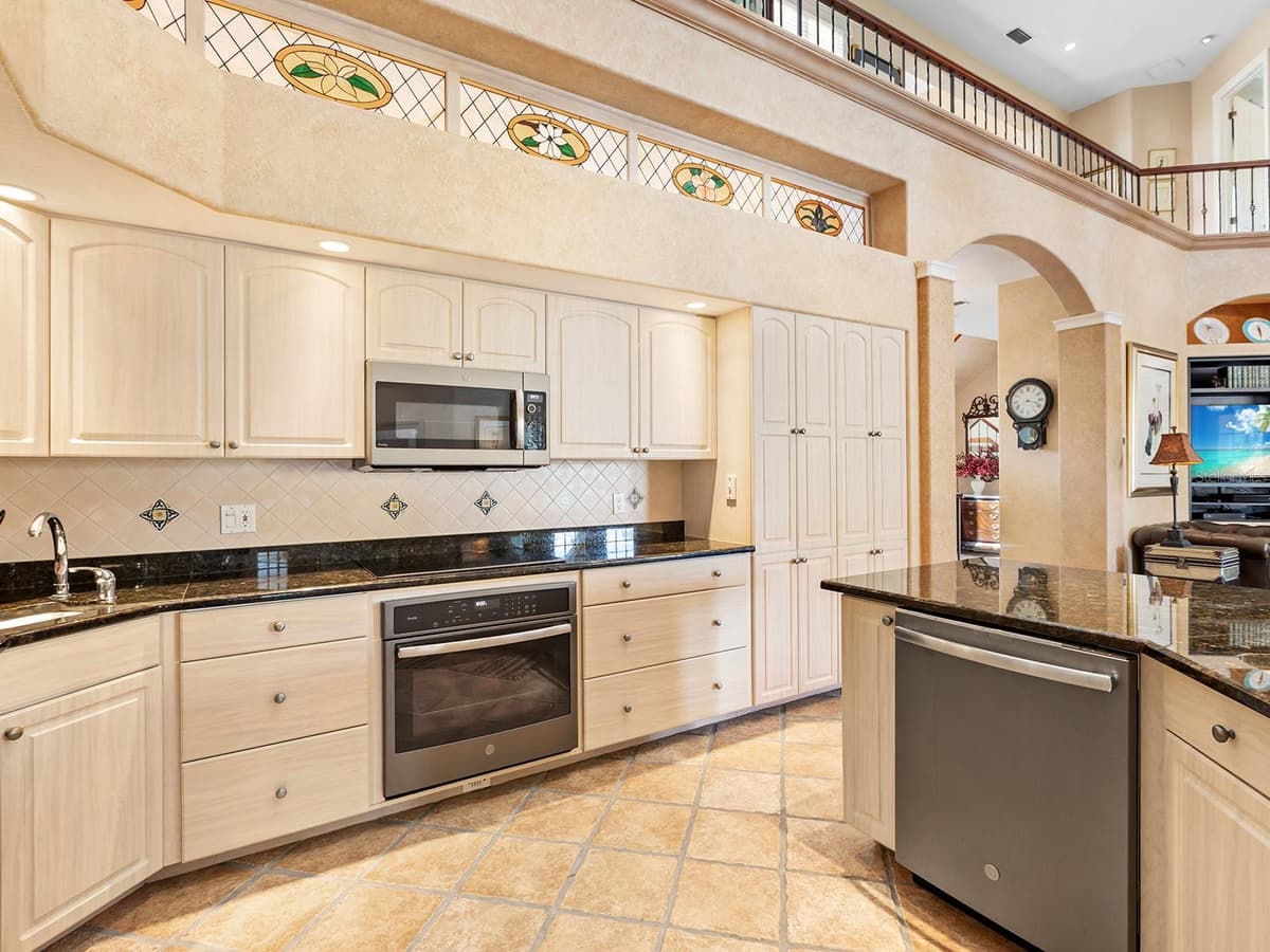 416 BAYCREST DRIVE — photo 38 of 87