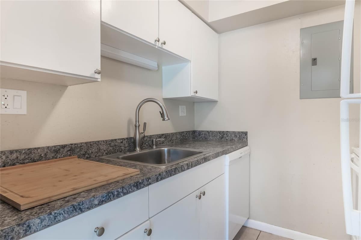 3071 GEORGE MASON AVENUE — photo 9 of 19
