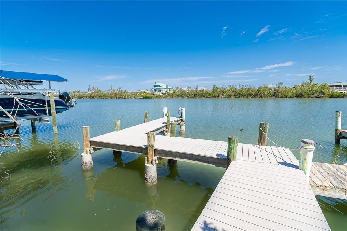 360 GULF BOULEVARD — photo 44 of 64