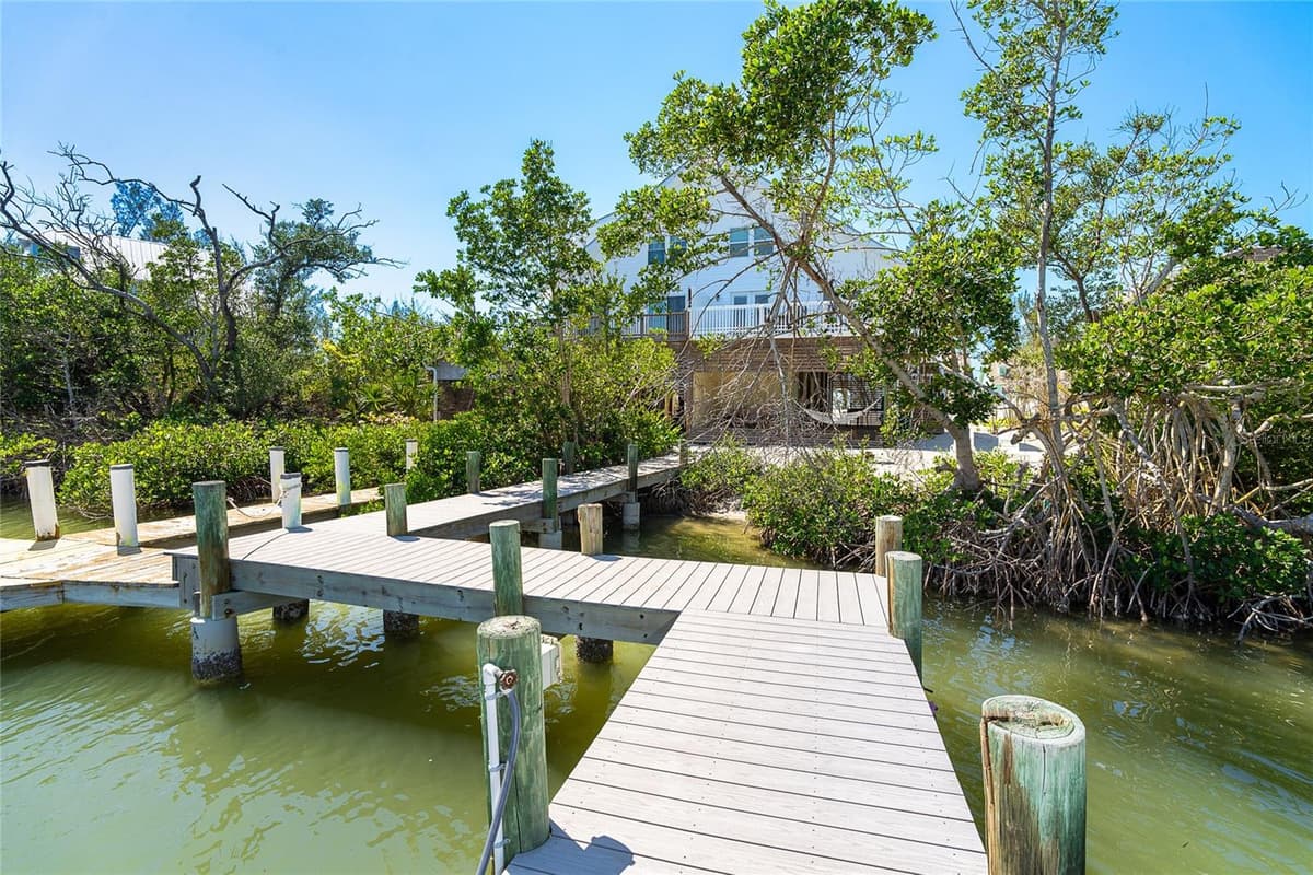 360 GULF BOULEVARD — photo 45 of 64