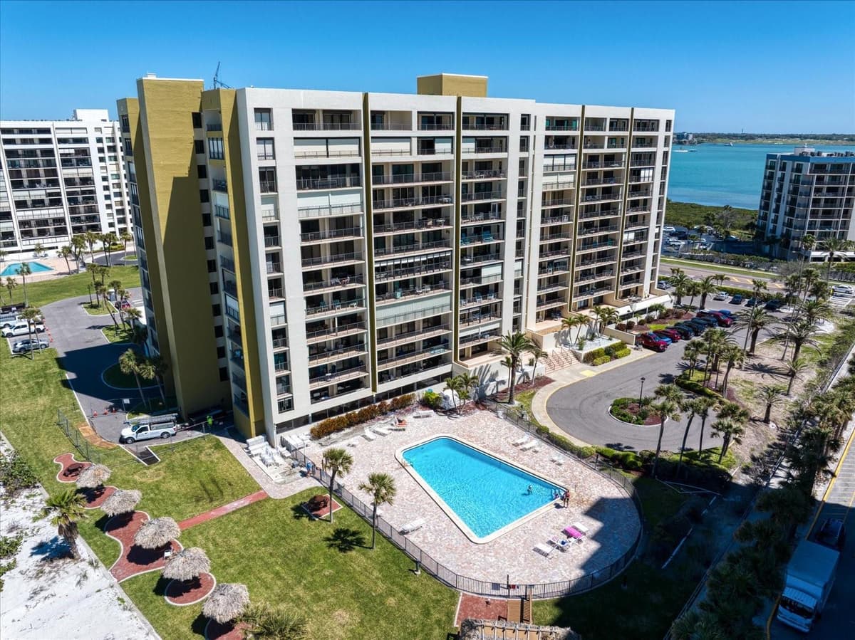 1480 GULF BOULEVARD — photo 30 of 36
