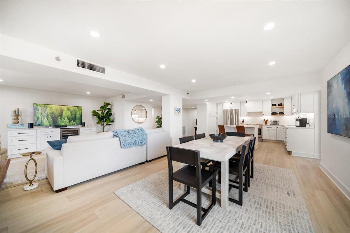 1480 GULF BOULEVARD — photo 4 of 36